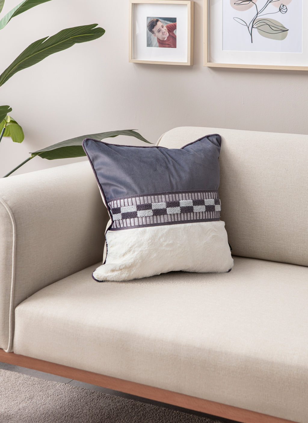 Dekoratif Kırlent – Peluş Alt Yüzeyli, Kadife Üst Yüzeyli Modern Tasarım