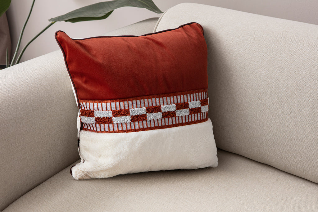 Dekoratif Kırlent – Peluş Alt Yüzeyli, Kadife Üst Yüzeyli Modern Tasarım