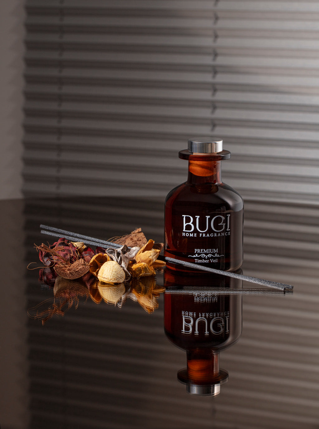 Timber Veil Ev Oda Ortam Kokusu, Çubuklu Oda Kokusu Sandal Ağacı, Yoğun Esanslı ve Kalıcı Oda Parfümü, Salon, Ofis, Ev, Yatak Odası ve Banyo için Büyük Boy Çubuklu Oda Kokusu