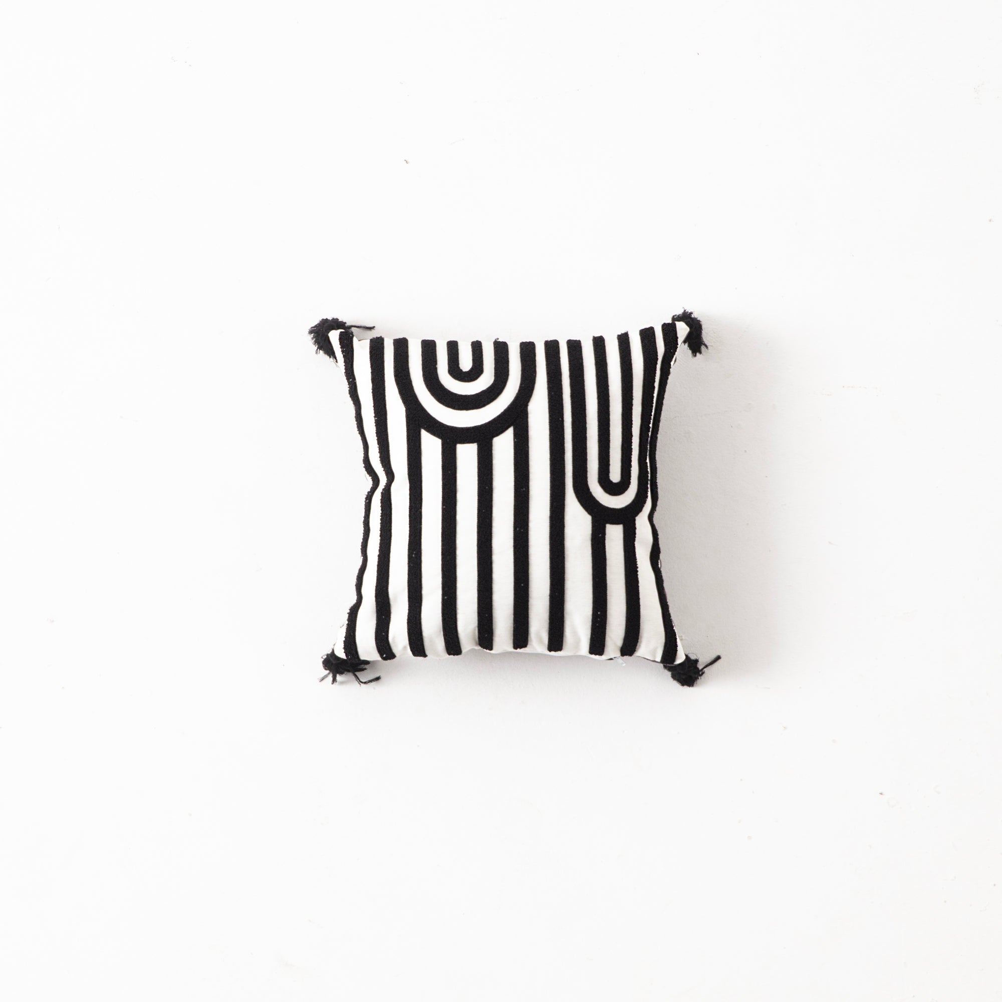 Minimalist Geometrik Desenli Siyah Beyaz 4'lü Kırlent Seti