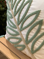 Bohem Tarzı Beyaz Zemin Üzerine Örgü/Düğüm Nakışlı Dekoratif Yastık