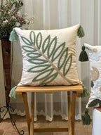 Bohem Tarzı Beyaz Zemin Üzerine Örgü/Düğüm Nakışlı Dekoratif Yastık