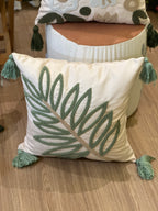 Bohem Tarzı Beyaz Zemin Üzerine Örgü/Düğüm Nakışlı Dekoratif Yastık