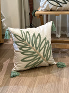 Bohem Tarzı Beyaz Zemin Üzerine Örgü/Düğüm Nakışlı Dekoratif Yastık