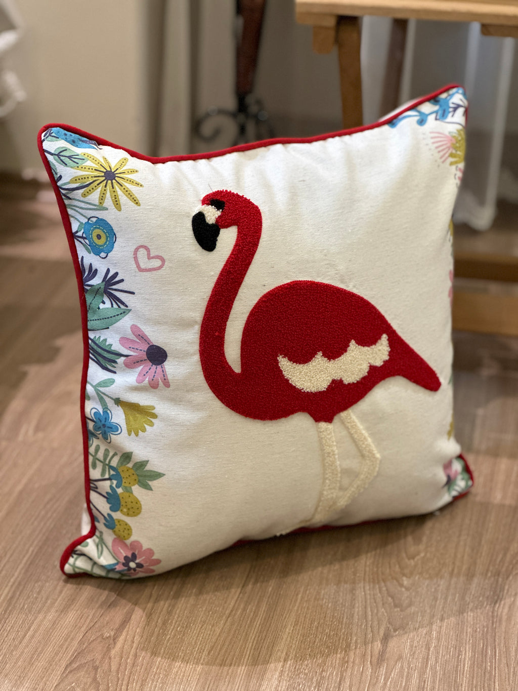 Bohem Tarzı Beyaz Zemin Üzerine Örgü/Düğüm Nakışlı Dekoratif Yastık