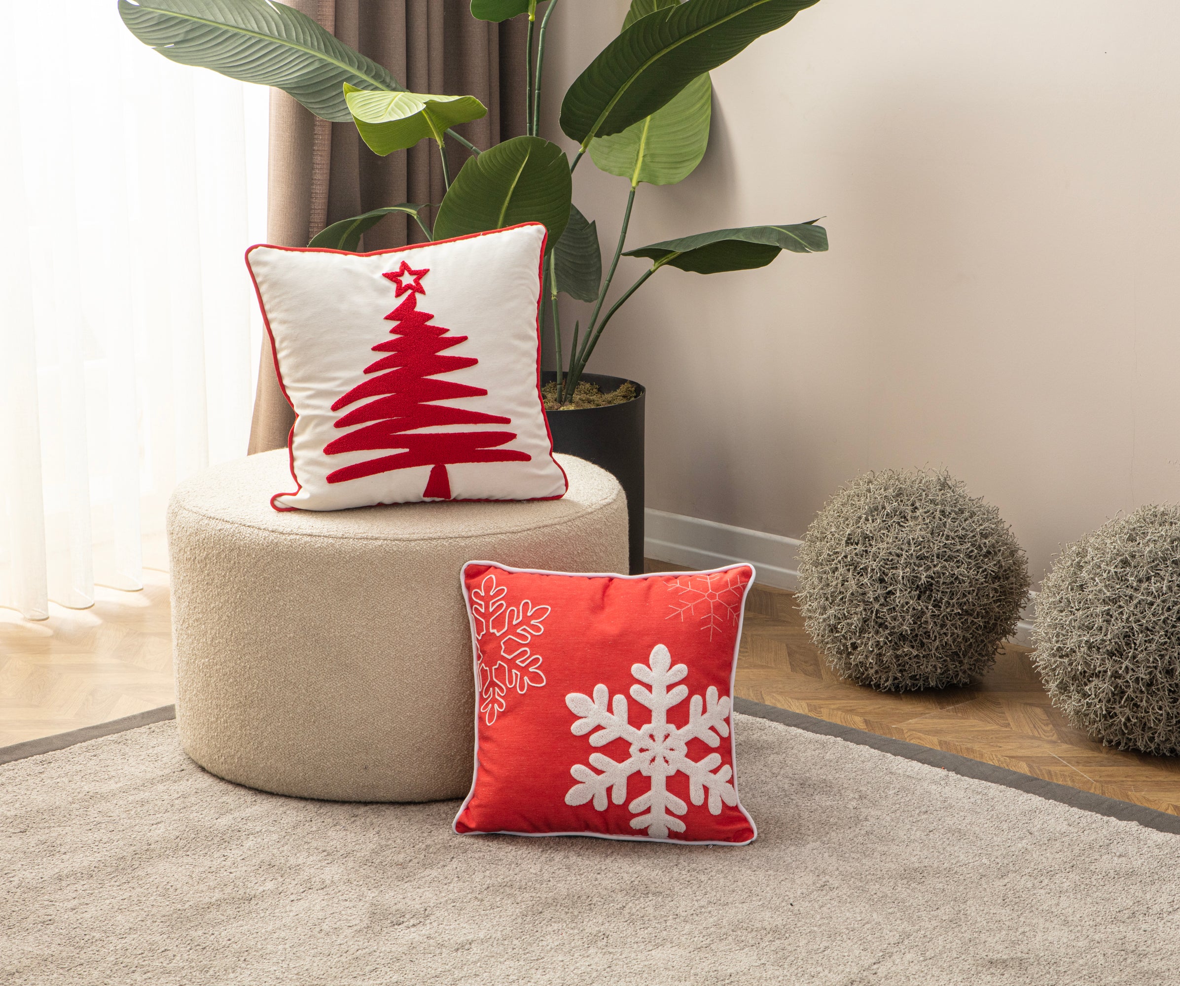 Noel Ağacı ve Kar Tanesi Desenli Kırmızı Beyaz İkili Kırlent Seti