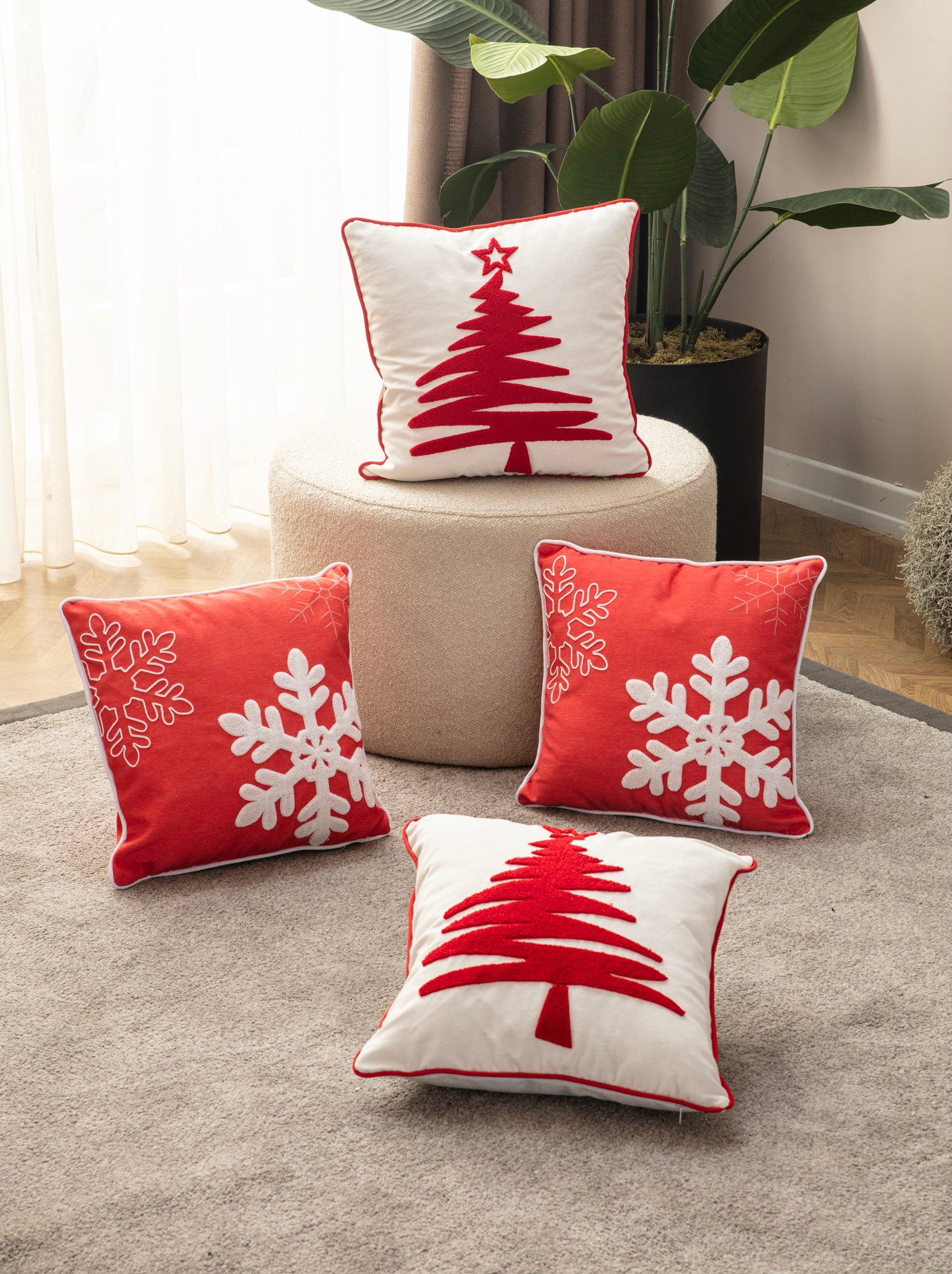 Yılbaşı Temalı 4'lü Kırlent Seti | Noel Ağacı ve Kar Tanesi Motifli Dekoratif Yastıklar