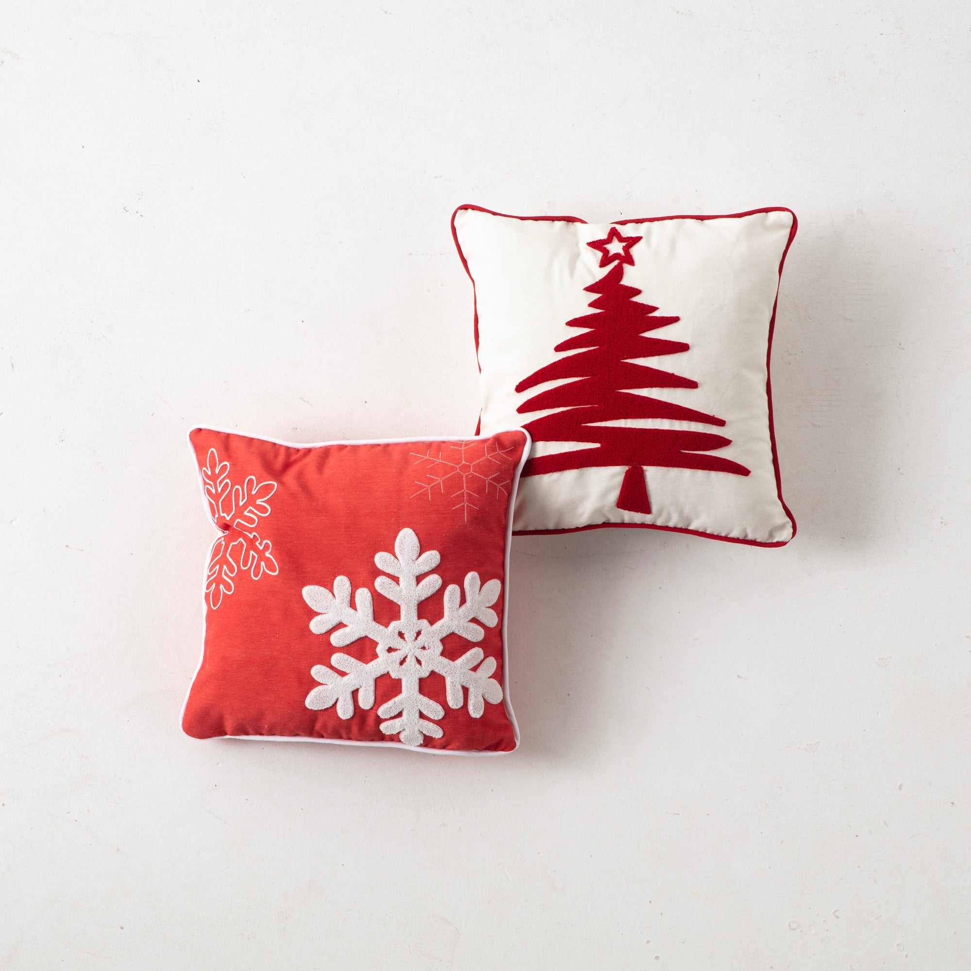 Noel Ağacı ve Kar Tanesi Desenli Kırmızı Beyaz İkili Kırlent Seti