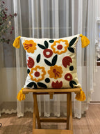 Bohem Tarzı Beyaz Zemin Üzerine Örgü/Düğüm Nakışlı Dekoratif Yastık