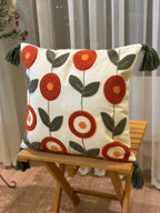 Bohem Tarzı Beyaz Zemin Üzerine Örgü/Düğüm Nakışlı Dekoratif Yastık