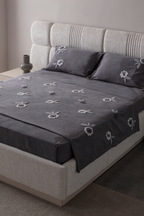 Sera Çiçek Desenli Yatak Örtüsü Takımı – Çift Kişilik, Yumuşak Dokulu, Şık Nakışlı Model