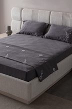 Lora Nakış Detaylı Yatak Örtüsü Takımı – Çift Kişilik, Yumuşak Dokulu, Şık Nakışlı Model