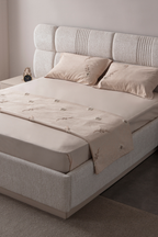 Lora Nakış Detaylı Yatak Örtüsü Takımı – Çift Kişilik, Yumuşak Dokulu, Şık Nakışlı Model