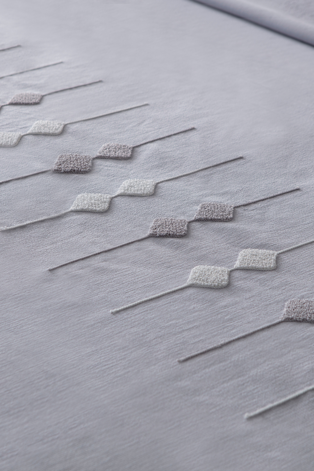 Vera Nakış Detaylı Yatak Örtüsü Takımı – Çift Kişilik, Yumuşak Dokulu, Şık Nakışlı Model