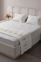 Vera Nakış Detaylı Yatak Örtüsü Takımı – Çift Kişilik, Yumuşak Dokulu, Şık Nakışlı Model